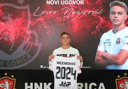 Lovro Nezirović (16) potpisao ugovor: 