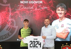 David Sim (17) potpisao ugovor: 