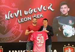 Leon Išek produžio ugovor s Klubom