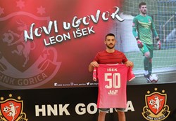 Leon Išek produžio ugovor s Klubom