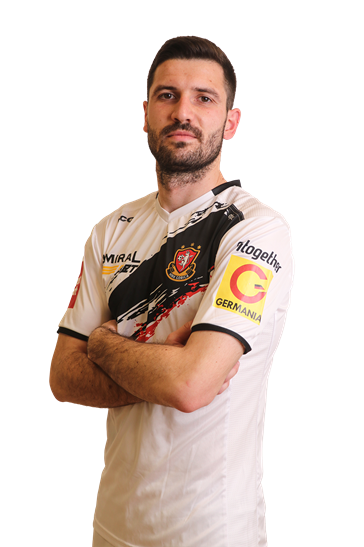 13 Robert Ćosić